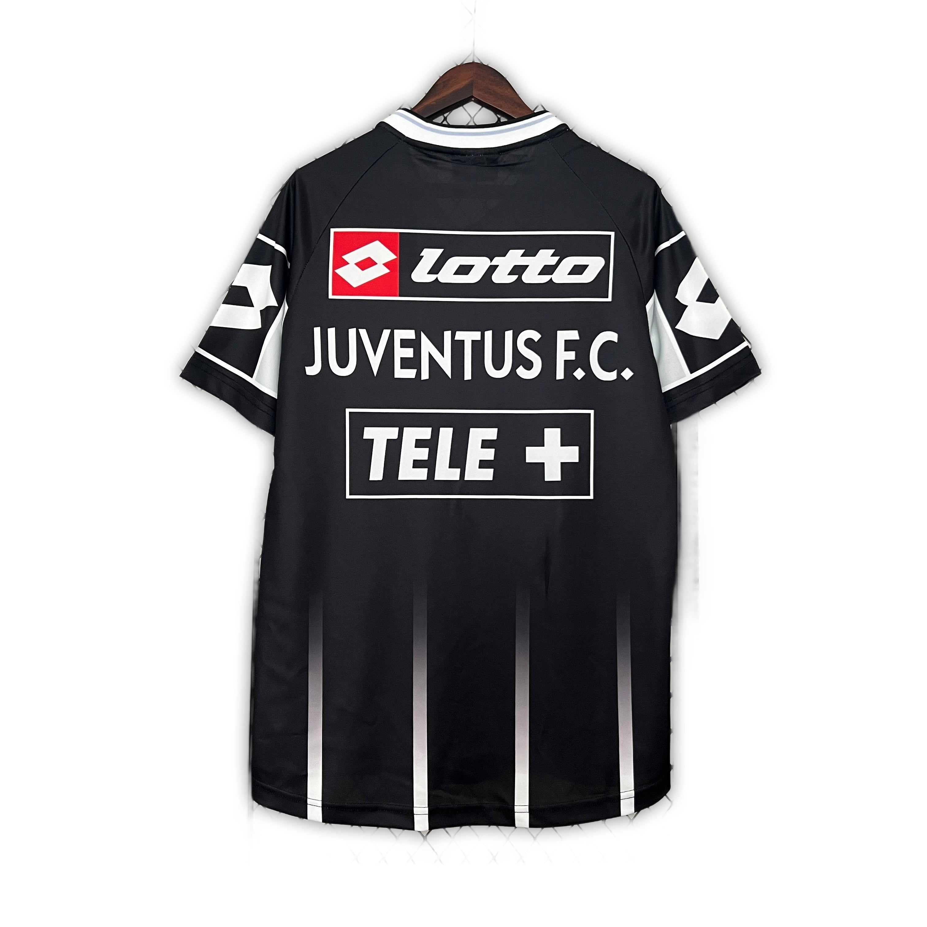 Juventus 2000/01 Training Kit
