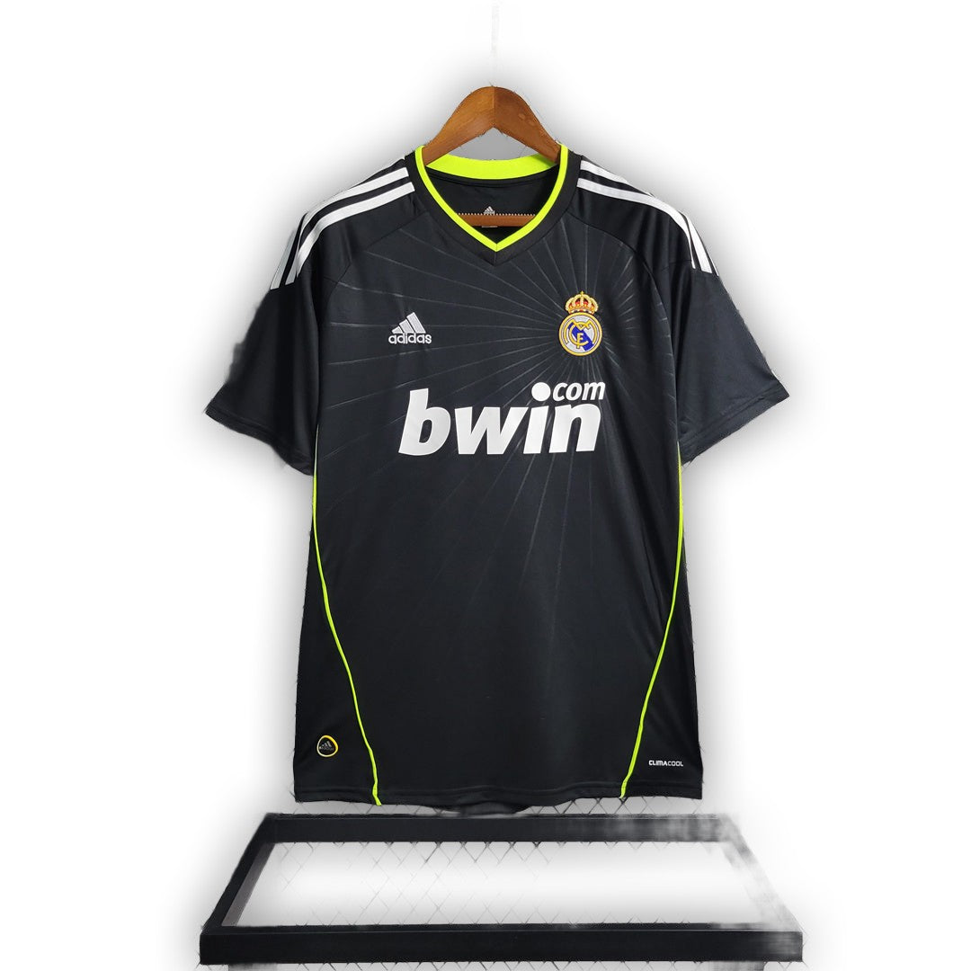 Real Madrid 2010/11 Away