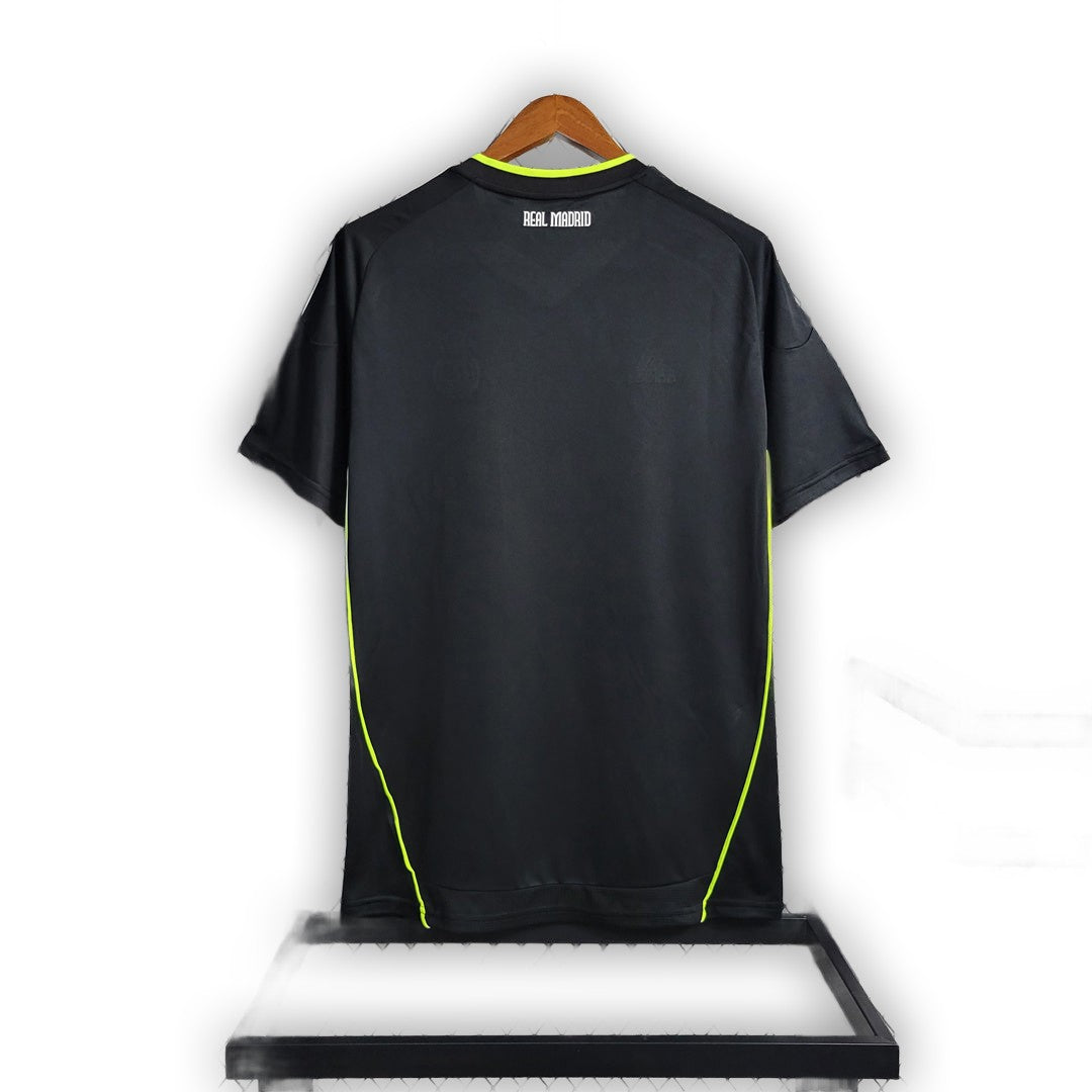 Real Madrid 2010/11 Away