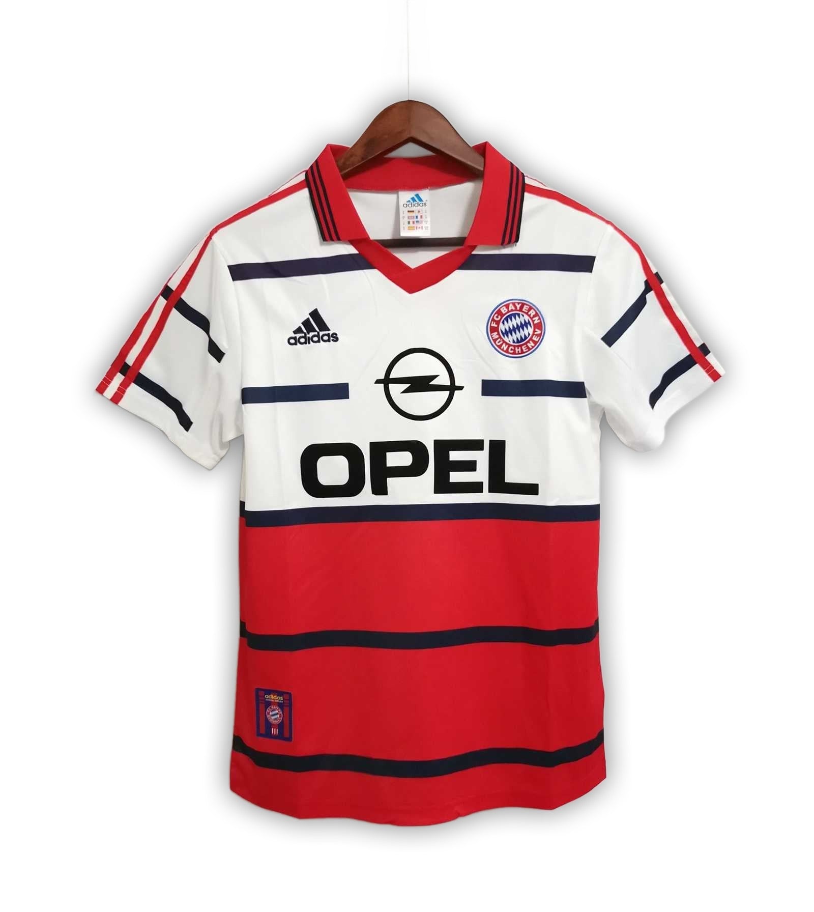 Bayern 1998/01 Away