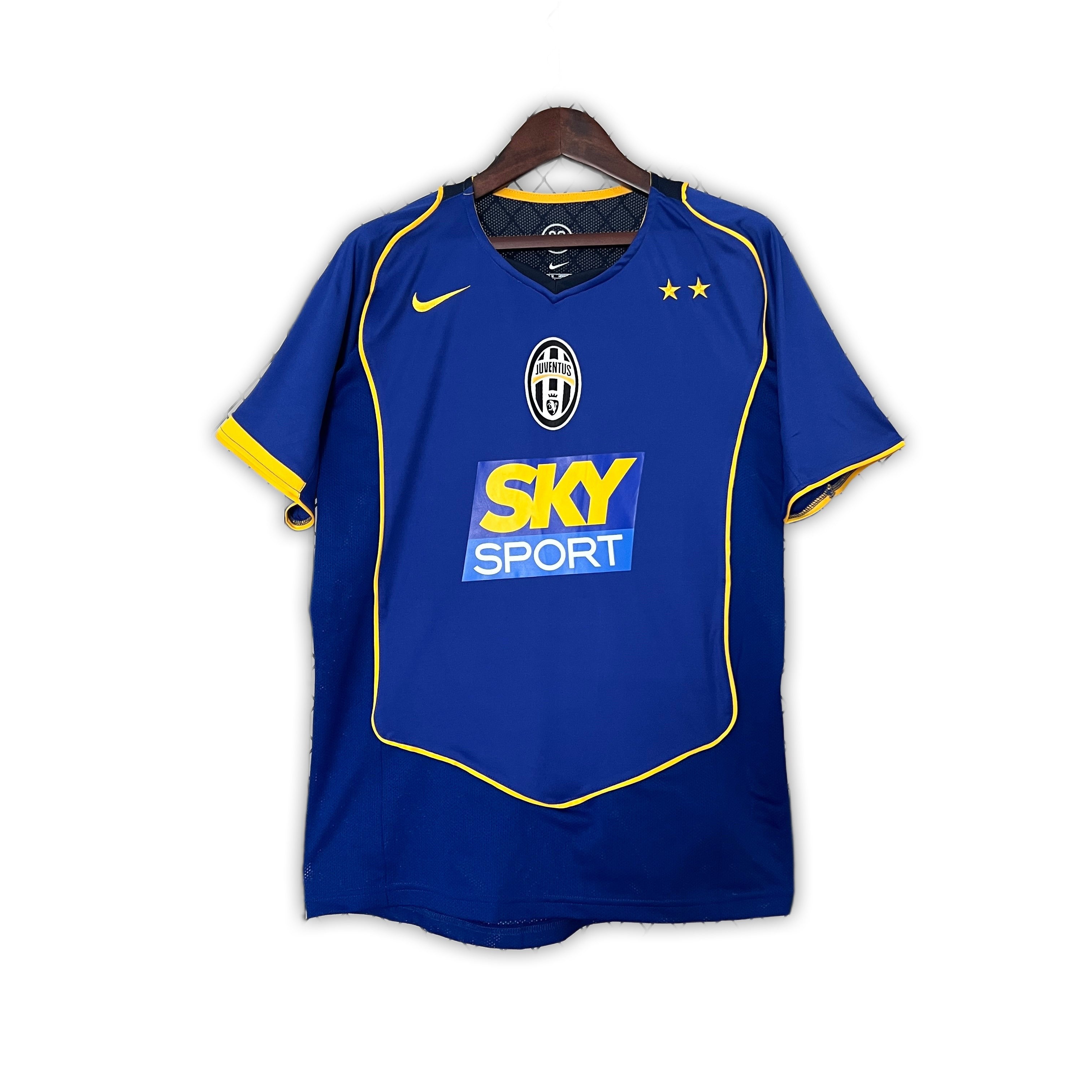 Juventus 2004/05 Away